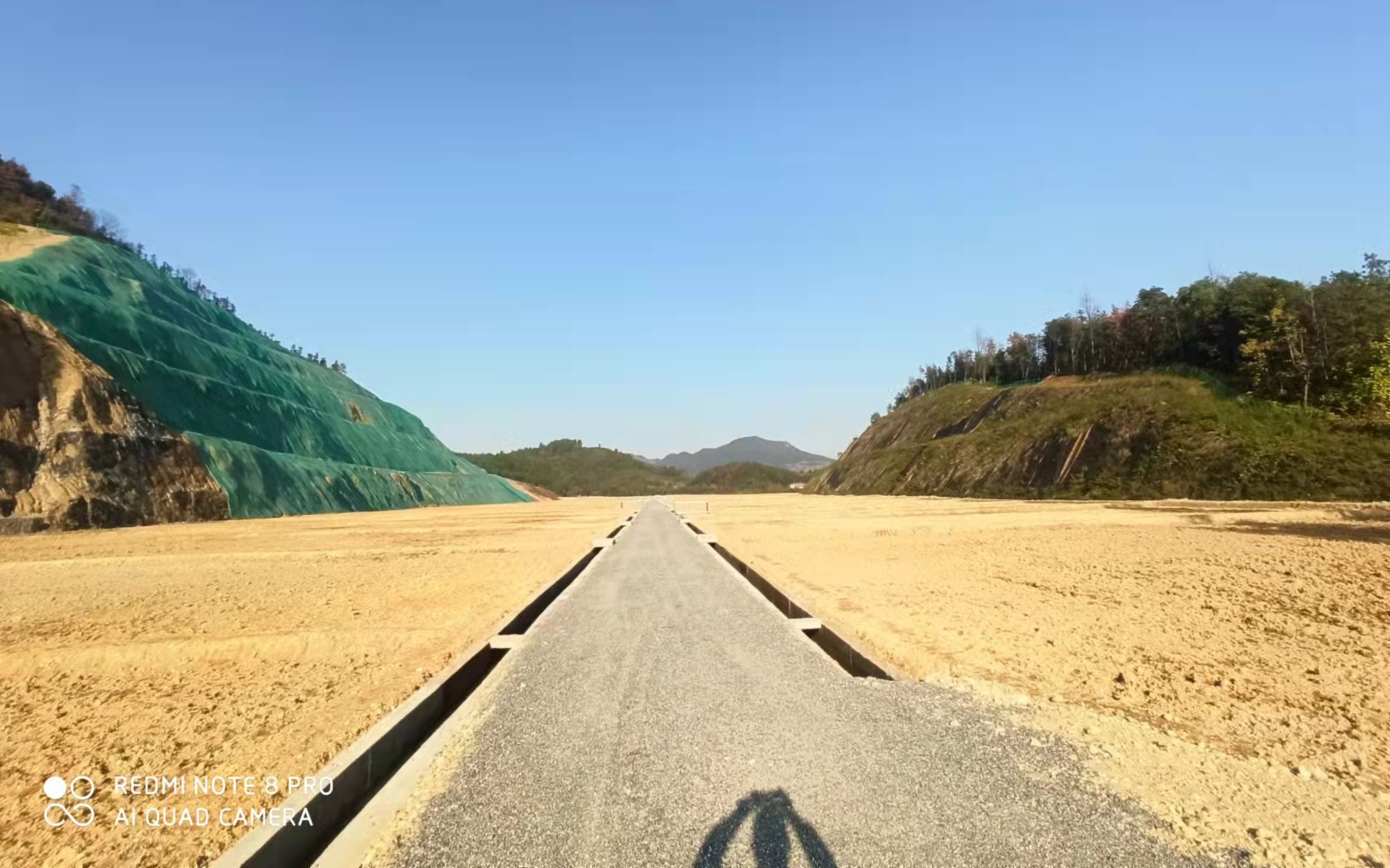 龍游縣橫山鎮腰塘邊村廢棄礦山治理及土地復墾工程.jpg